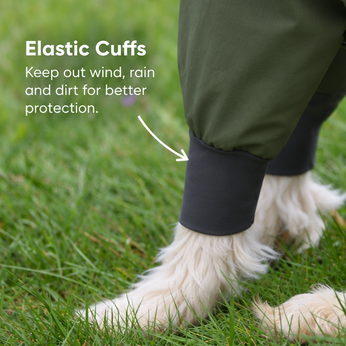 Elastic cuffs that help keep out wind rain and dirt
